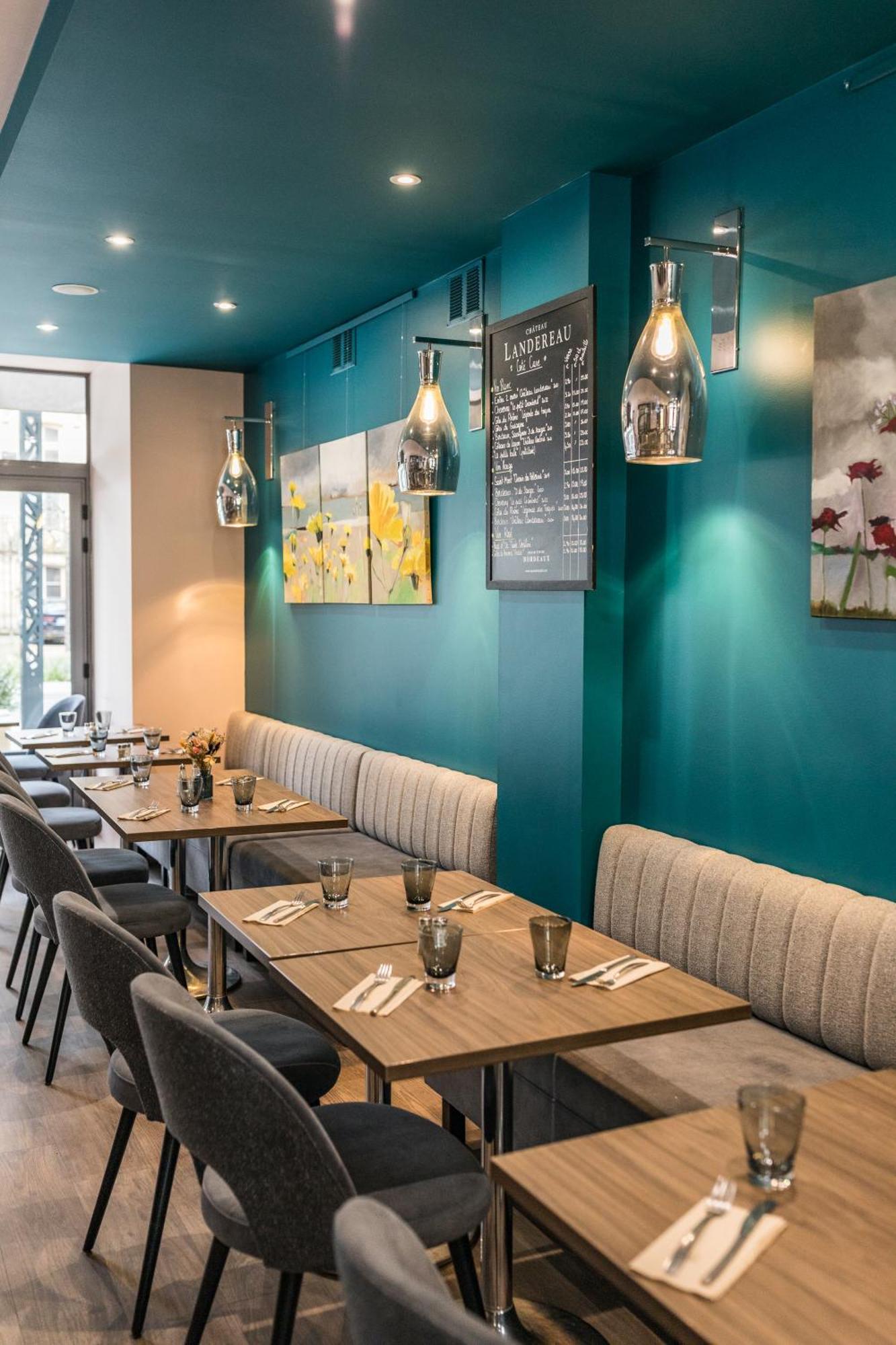 Hotel-Restaurant Le Victoria Рен Екстериор снимка