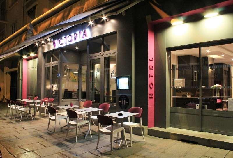 Hotel-Restaurant Le Victoria Рен Екстериор снимка